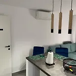 Apartment Vali *